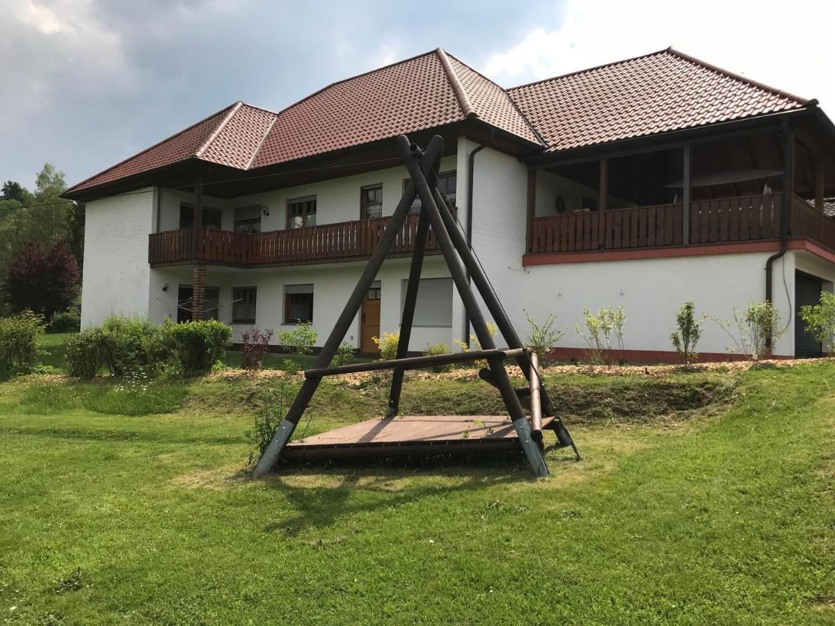 B&B Neuses Am Brand Sonnefeld Exterior foto